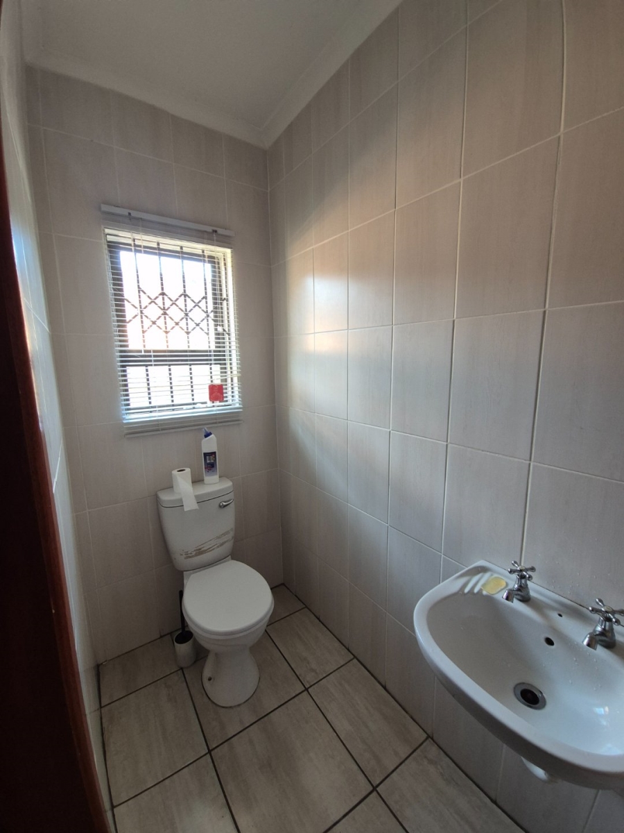 4 Bedroom Property for Sale in Kwamagxaki Eastern Cape